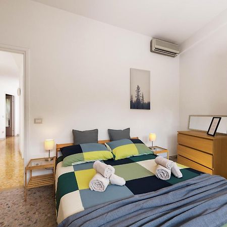 Spazioso Appartamento Vicino Eur Rome Buitenkant foto
