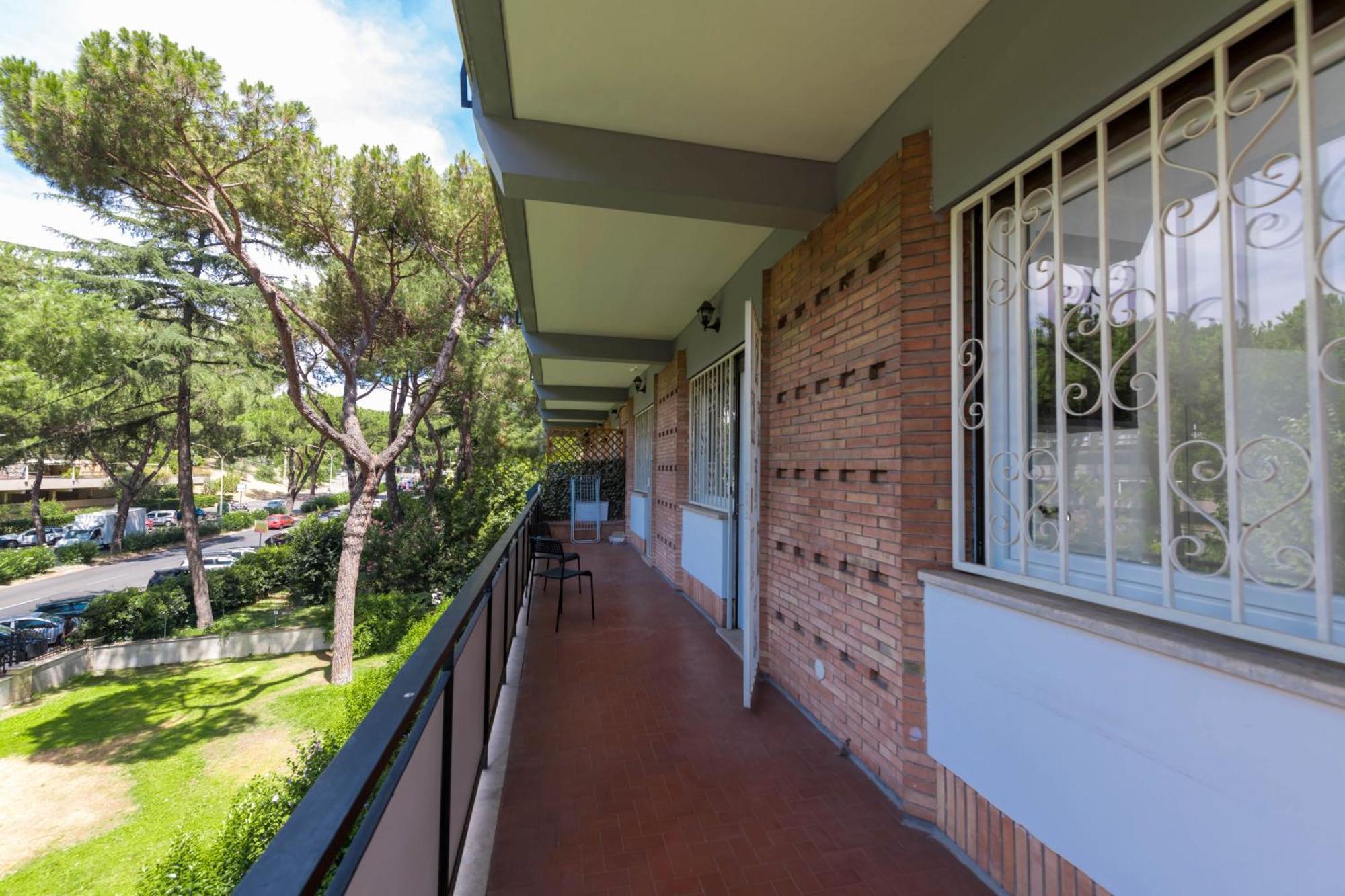 Spazioso Appartamento Vicino Eur Rome Buitenkant foto